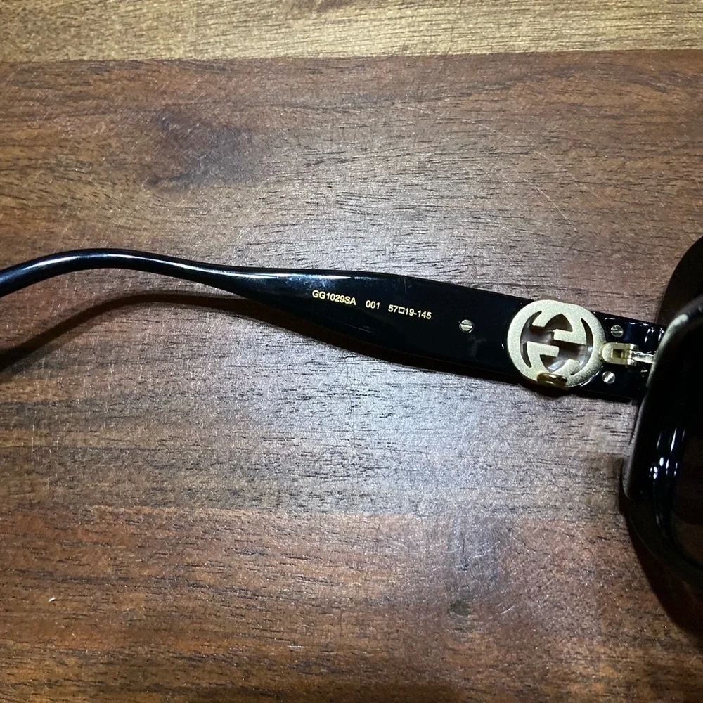 GUCCI 57mm Oversized Square Sunglasses